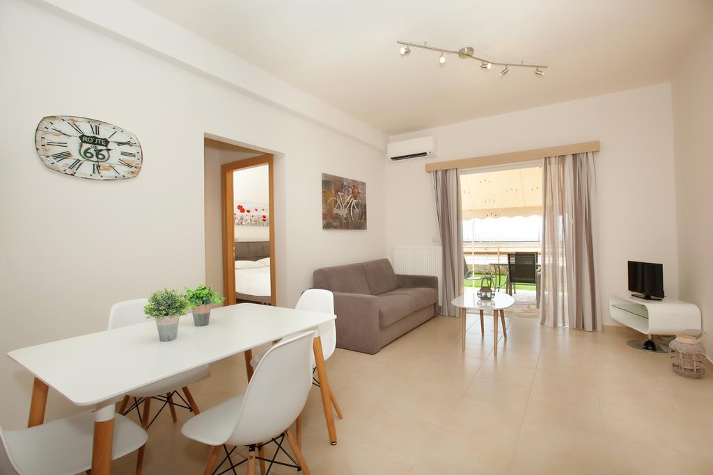 Petra Thea Apartments 2 Kalamata Luaran gambar